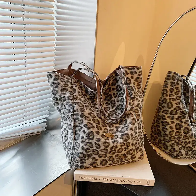 Women Leopard Print Large Tote Bag 2024 - Image 4