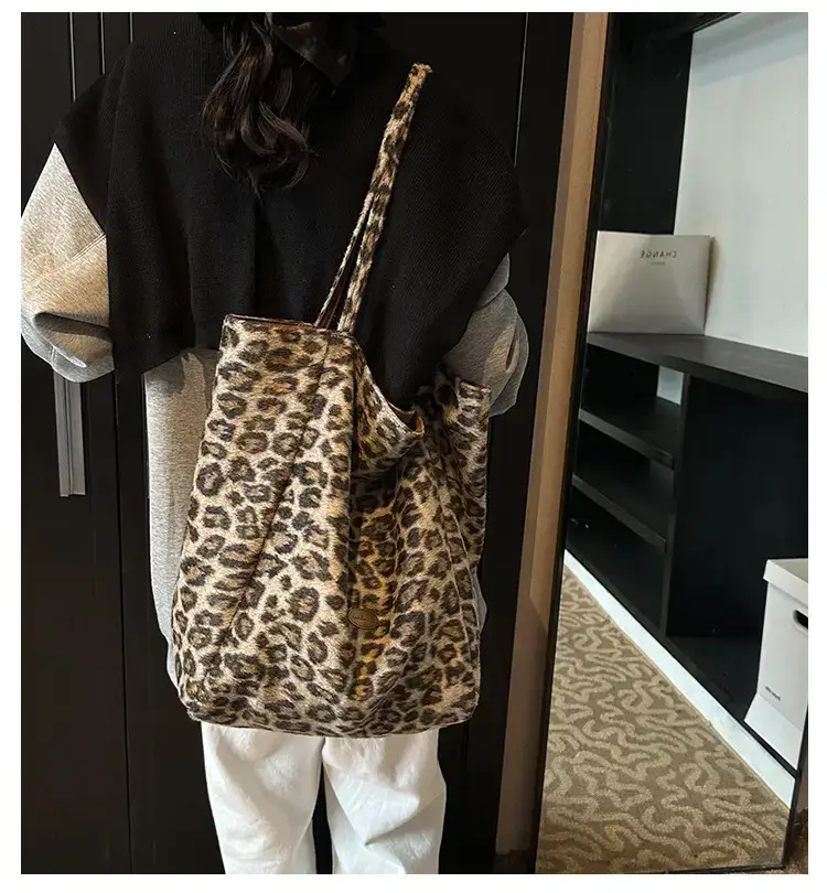 Women Leopard Print Large Tote Bag 2024 — feature 1