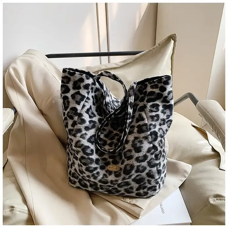 Women Leopard Print Large Tote Bag 2024 — feature 19