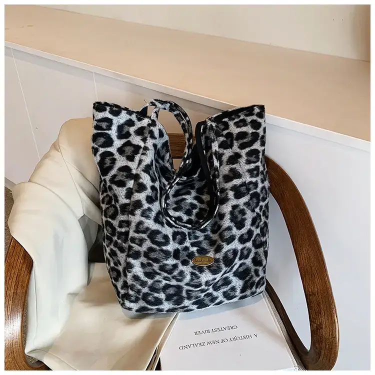 Women Leopard Print Large Tote Bag 2024 — feature 20
