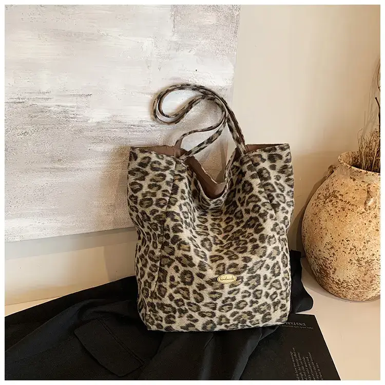 Women Leopard Print Large Tote Bag 2024 — feature 22