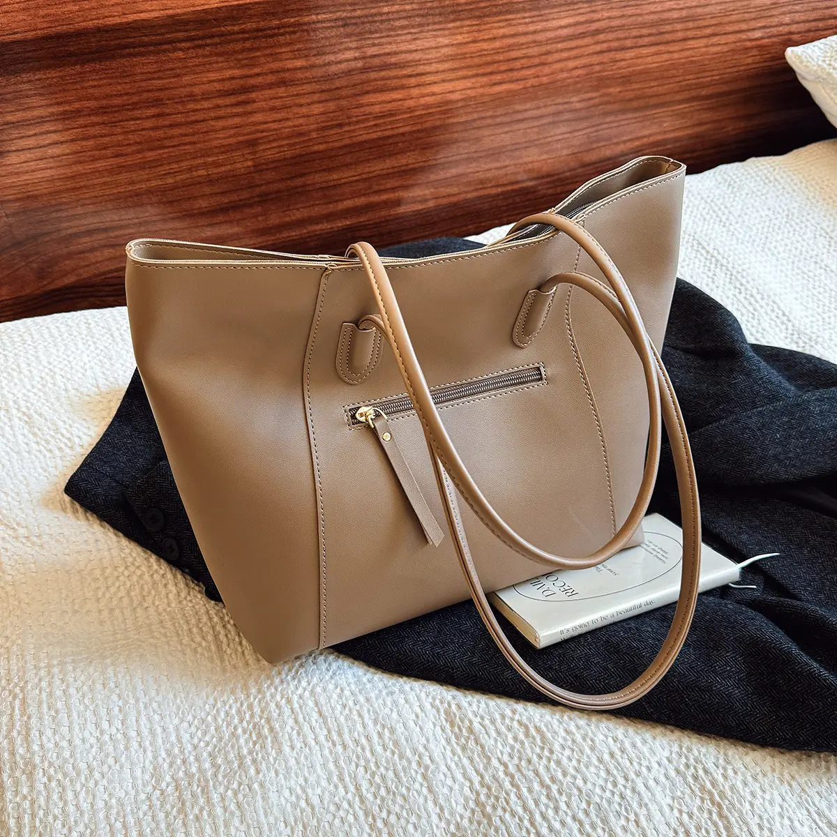 Women Large Capacity Black Leather Tote Bag Shoulder Crossbody — feature 13