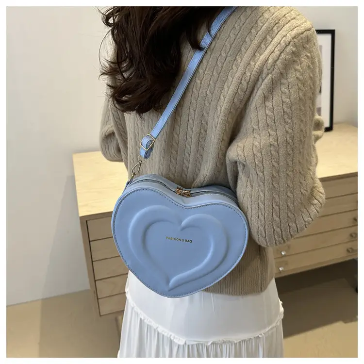 Women's Heart Shaped Shoulder Bag White 2024 Winter — feature 17