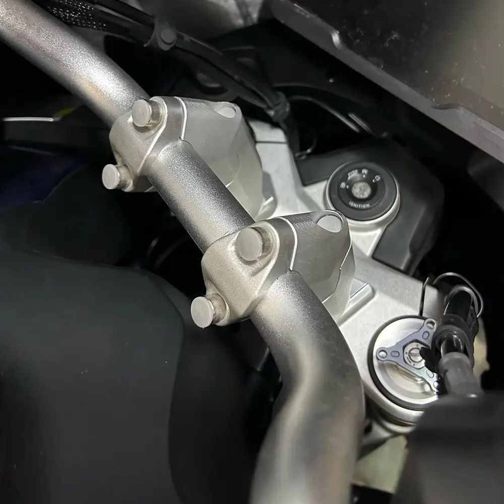 450MT Motorcycle Handlebar Heightening Kit Silver — feature 3