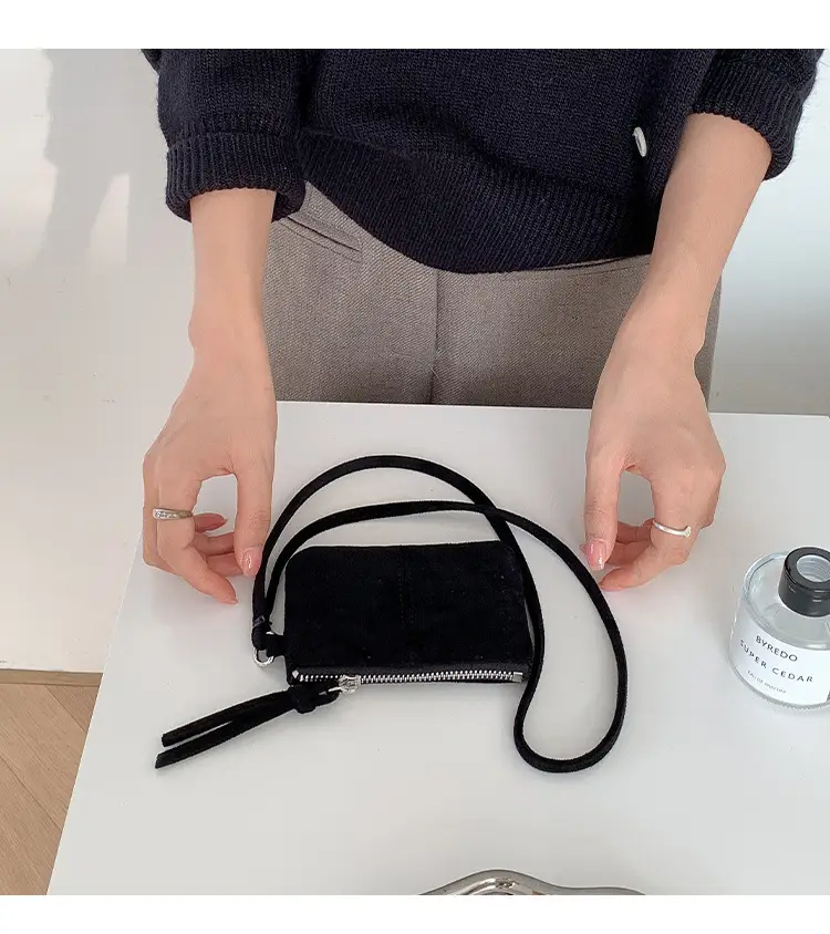 Neck-Hanging Mini Leather Coin Purse Brown — feature 21
