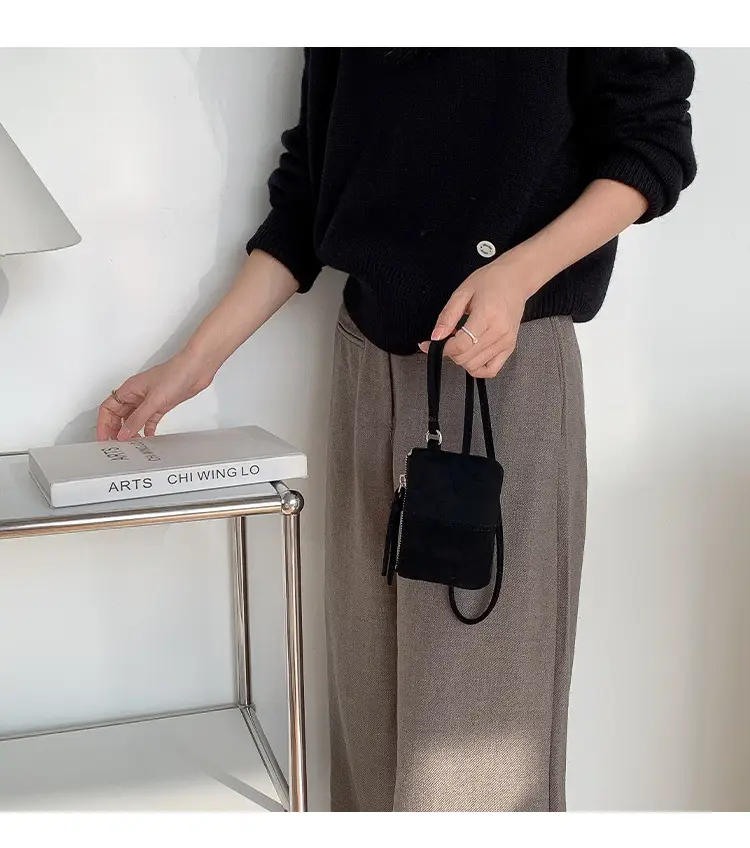 Neck-Hanging Mini Leather Coin Purse Brown — feature 22