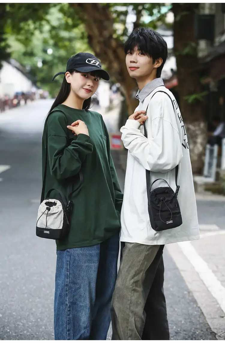 Black Crossbody Phone Bag for Men Lightweight Mobile Carry — feature 18