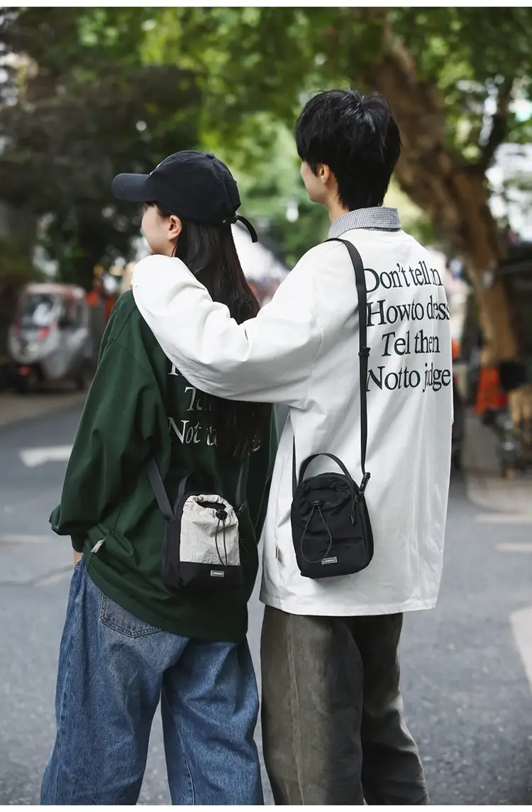 Black Crossbody Phone Bag for Men Lightweight Mobile Carry — feature 23