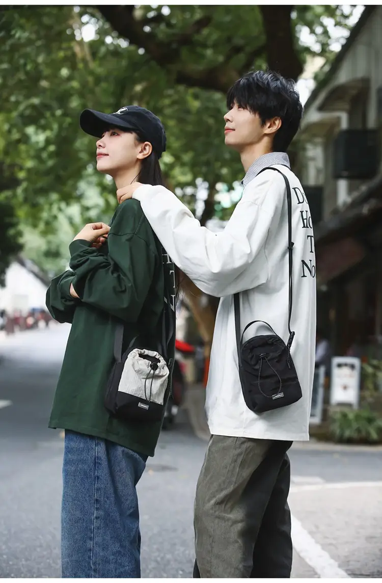 Black Crossbody Phone Bag for Men Lightweight Mobile Carry — feature 25