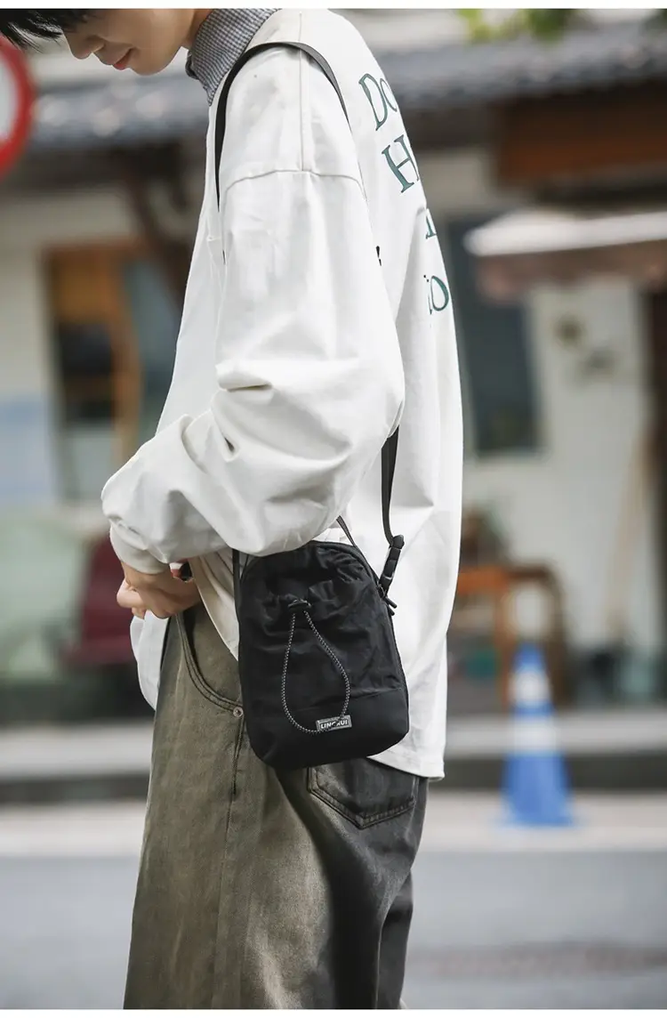 Black Crossbody Phone Bag for Men Lightweight Mobile Carry — feature 31