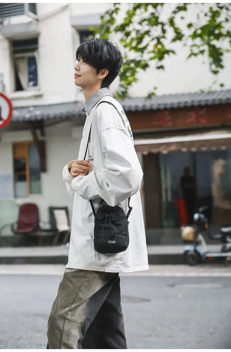 Black Crossbody Phone Bag for Men Lightweight Mobile Carry — feature 32
