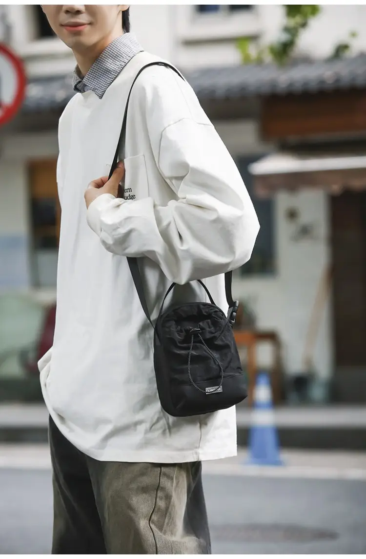 Black Crossbody Phone Bag for Men Lightweight Mobile Carry — feature 33