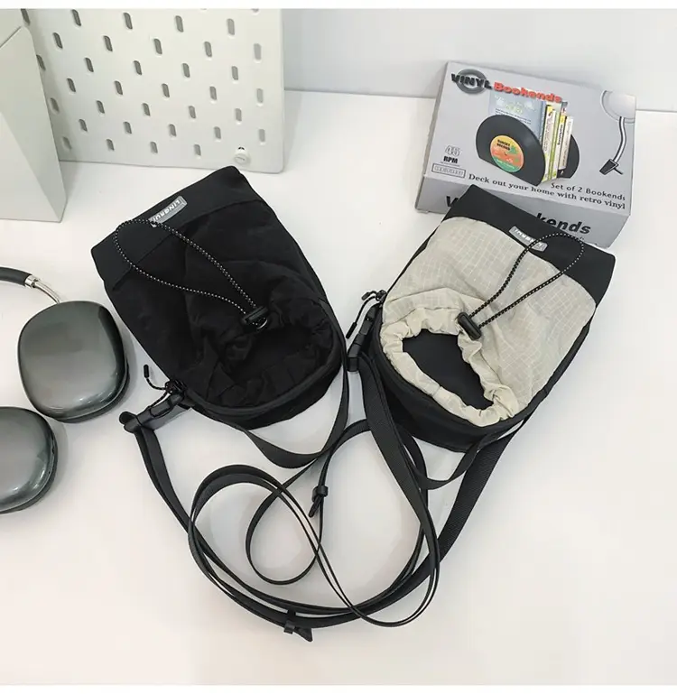 Black Crossbody Phone Bag for Men Lightweight Mobile Carry — feature 36