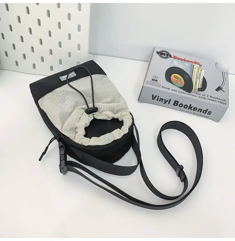 Black Crossbody Phone Bag for Men Lightweight Mobile Carry — feature 44