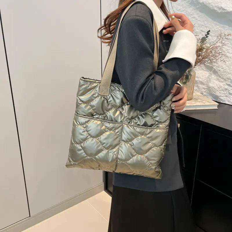 Silver Quilted Women's Tote Bag Large Capacity - Image 7