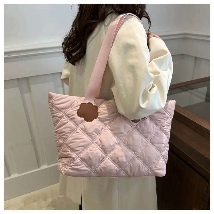 Black Quilted Shoulder Bag Large Capacity for Women — feature 12