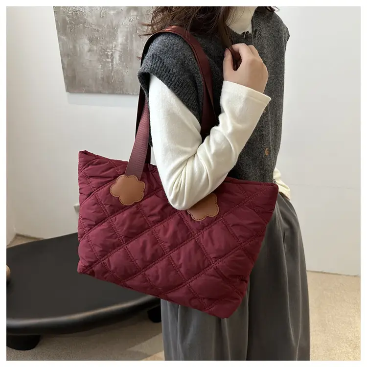 Black Quilted Shoulder Bag Large Capacity for Women — feature 14