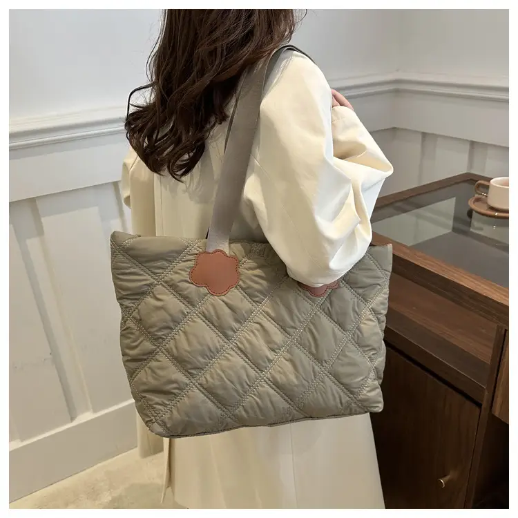 Black Quilted Shoulder Bag Large Capacity for Women — feature 16