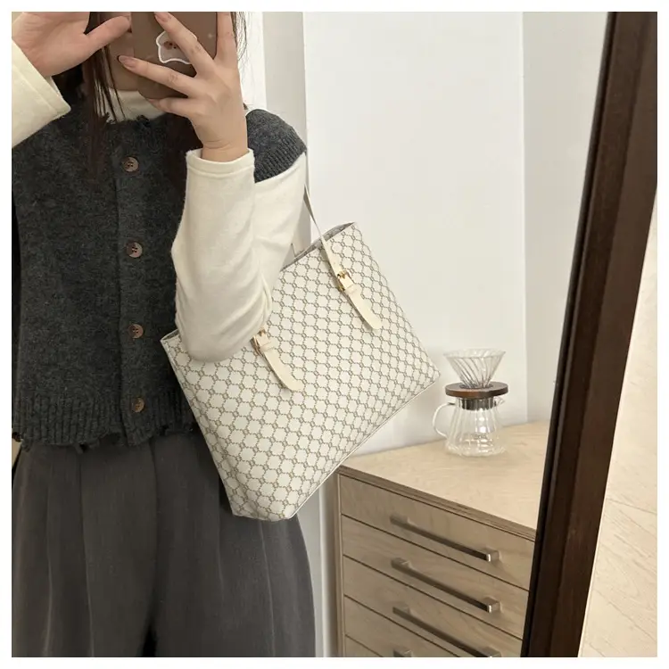 Women's Retro GG Shoulder Bag 2024 College Use — feature 22