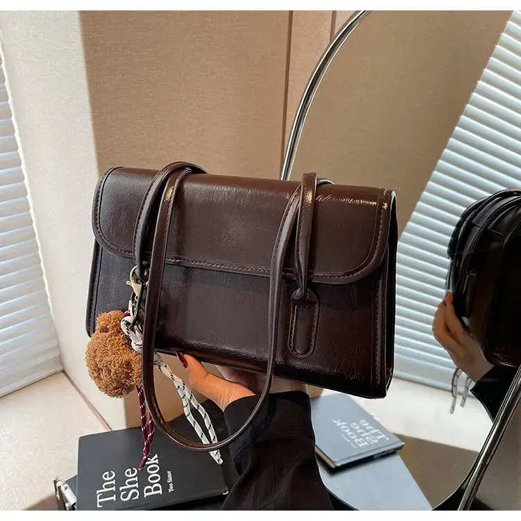 Vintage Brown Leather Shoulder Bag for Women 2024 — feature 21