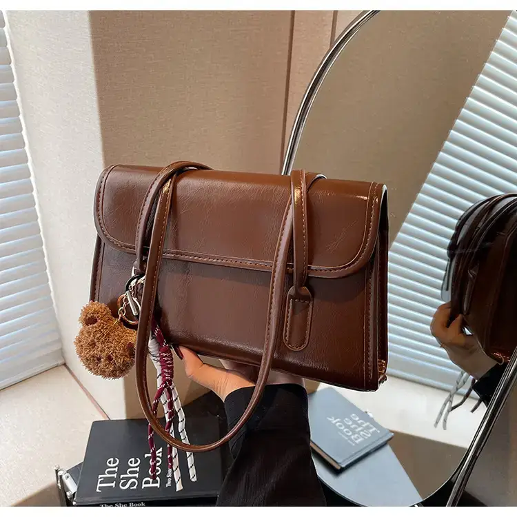 Vintage Brown Leather Shoulder Bag for Women 2024 — feature 23