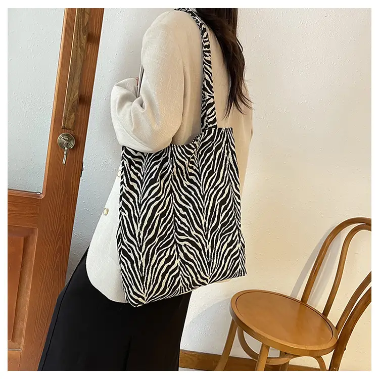 Leopard Print Canvas Shoulder Bag 2024 New Style - Image 6