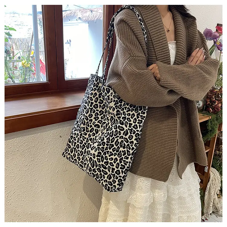Leopard Print Canvas Shoulder Bag 2024 New Style — feature 14