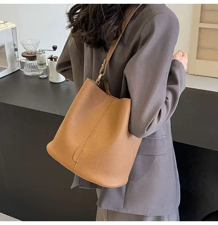 Women's Black Underarm Bucket Bag 2024 — feature 14