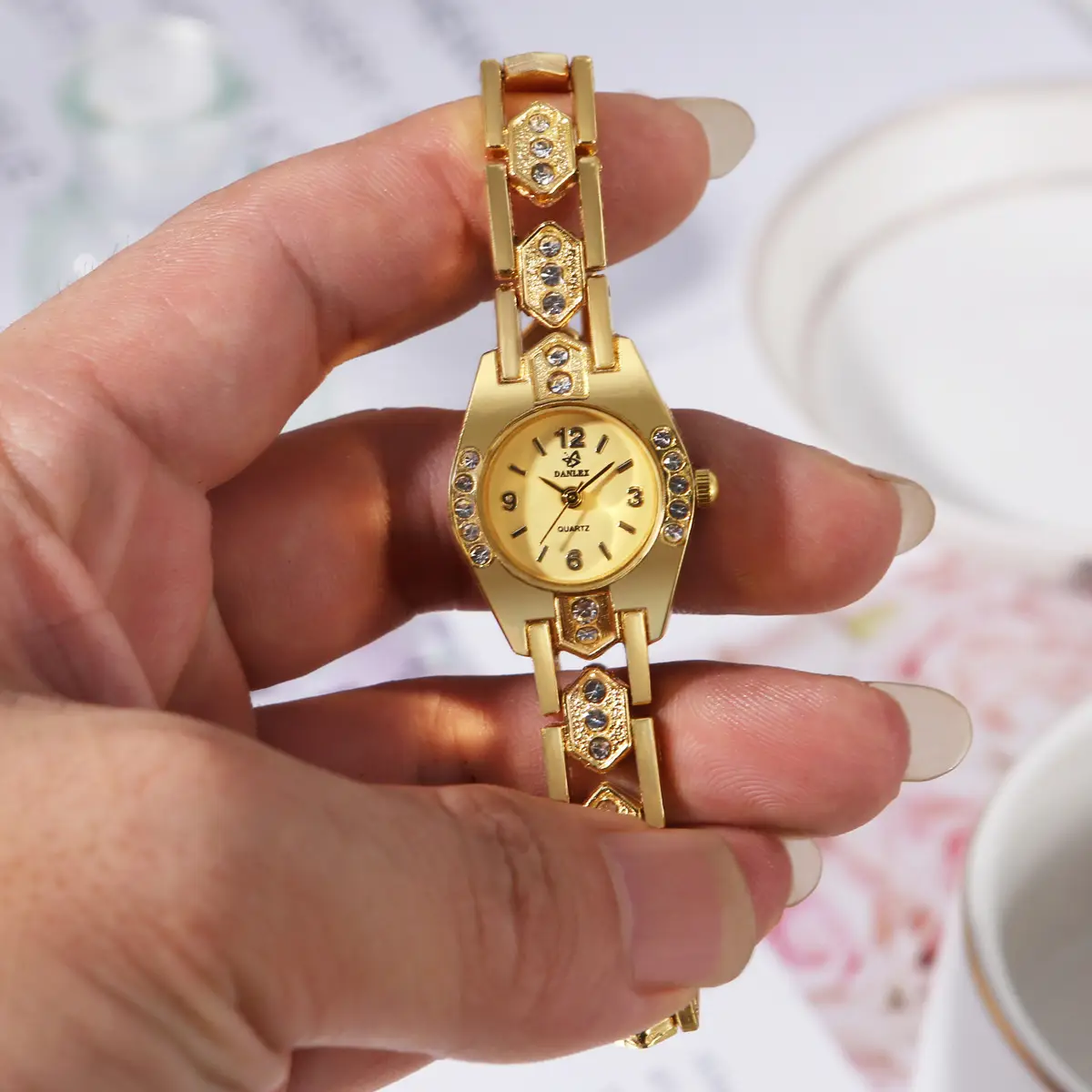 Gold Crystal Bracelet Watch Set for Women — feature 8