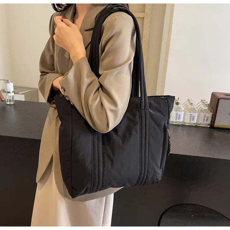 Women's Large Capacity Beige Shoulder Bag 2024 — feature 15