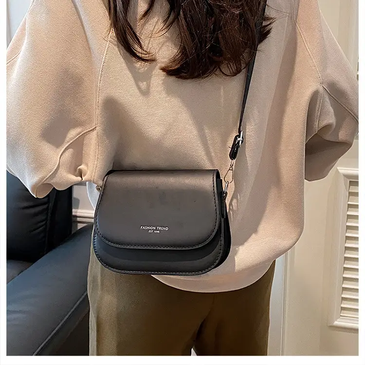 Women's Beige Crossbody Bag 2024 Heart Autumn Style — feature 15