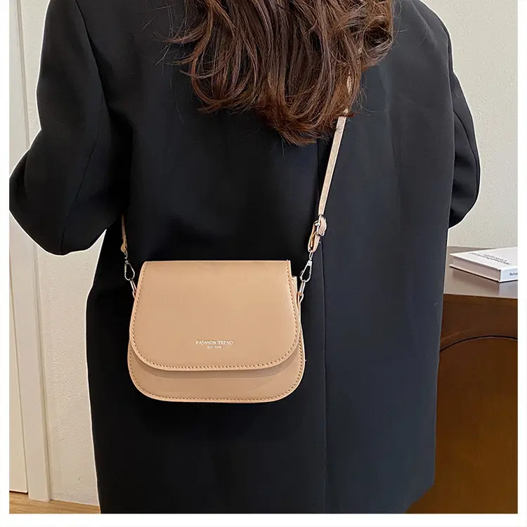 Women's Beige Crossbody Bag 2024 Heart Autumn Style — feature 18