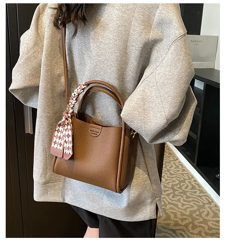 Brown Leather Shoulder Bag with Tassel for Women — feature 2