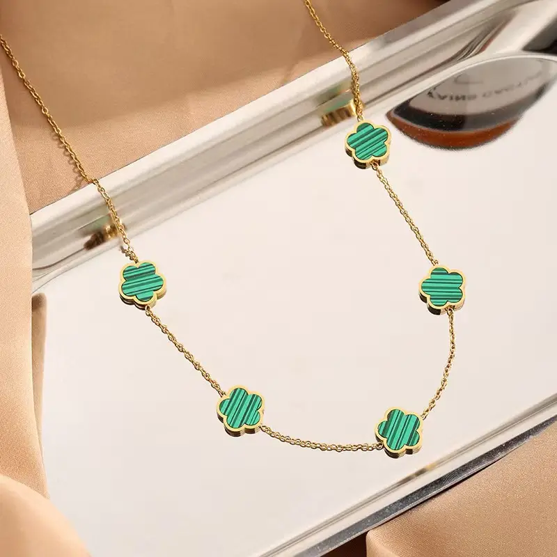 Women's Five-leaf Flower Titanium Steel Necklace Light Luxury - Image 2