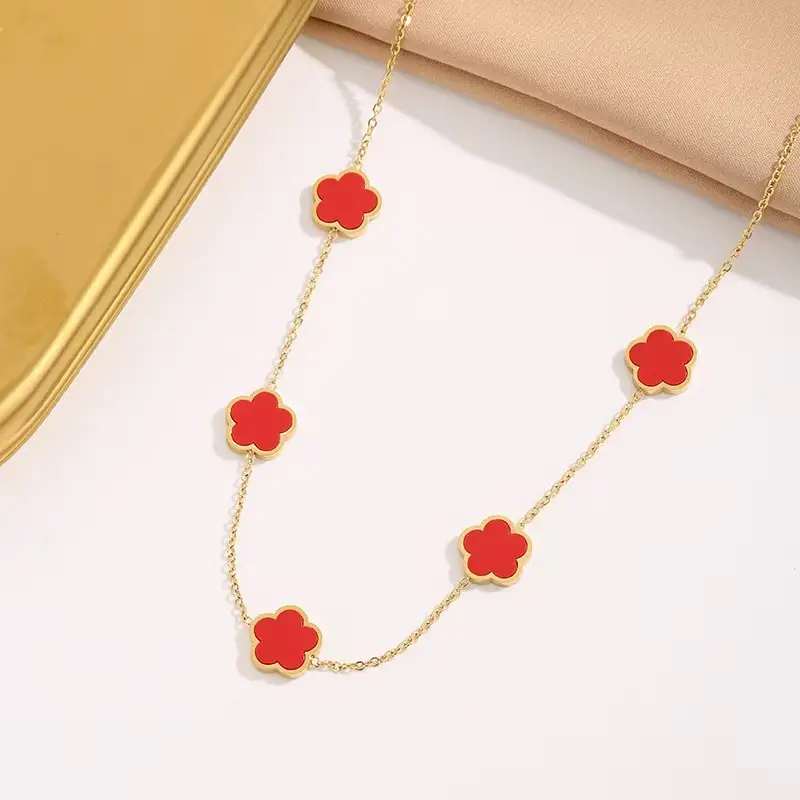 Women's Five-leaf Flower Titanium Steel Necklace Light Luxury - Image 4