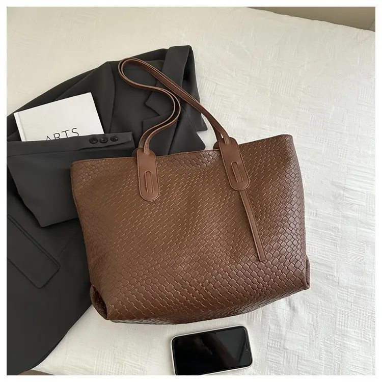 Red Vintage Woven Tote Bag Large Capacity Casual 2024 — feature 10