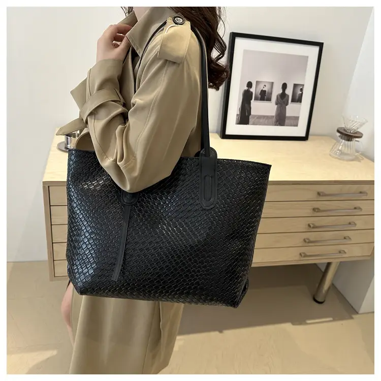 Red Vintage Woven Tote Bag Large Capacity Casual 2024 — feature 11