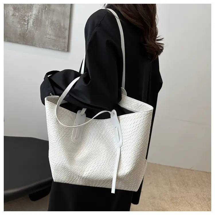 Red Vintage Woven Tote Bag Large Capacity Casual 2024 — feature 20