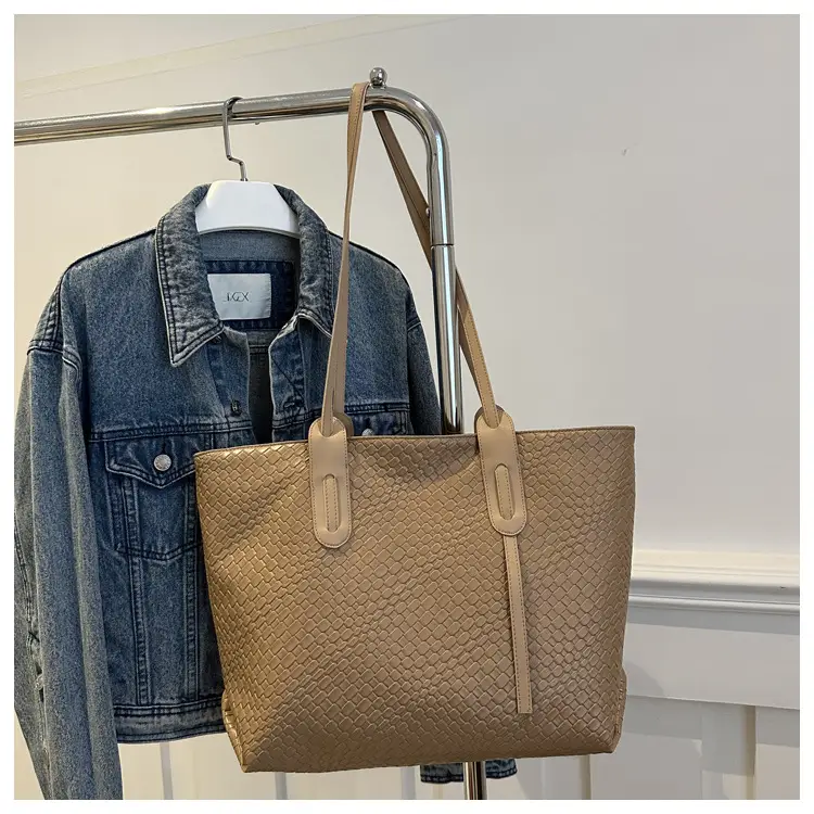 Red Vintage Woven Tote Bag Large Capacity Casual 2024 — feature 26