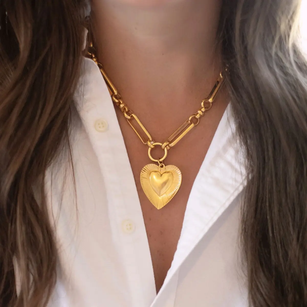 European American Heart Pendant Necklace with Peach Clavicle Design - Image 12