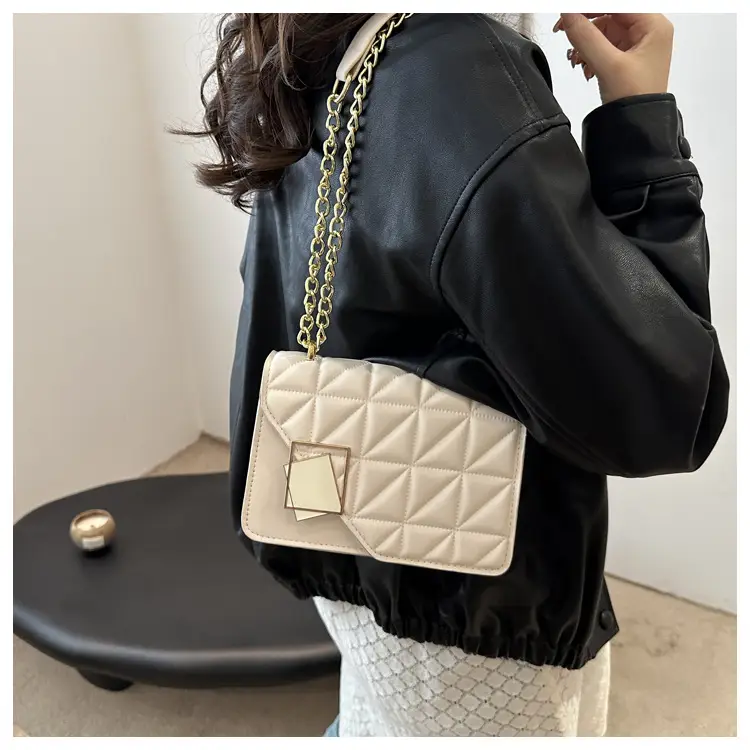 2024 Women's Black Quilted Chain Shoulder Bag — feature 10