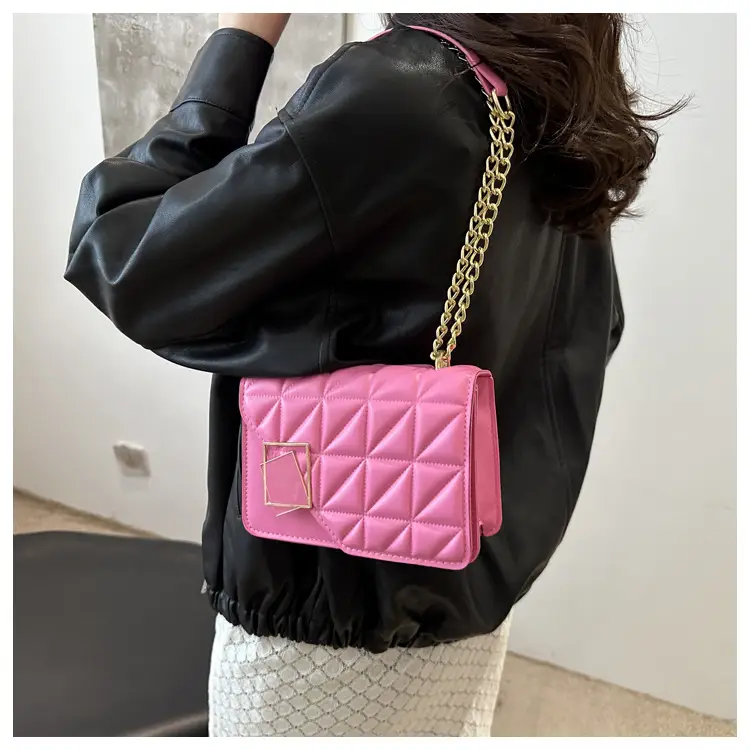2024 Women's Black Quilted Chain Shoulder Bag — feature 14