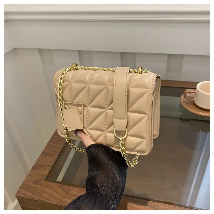 2024 Women's Black Quilted Chain Shoulder Bag - Image 4