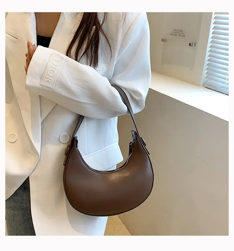 2024 New Autumn Crescent Mini Handbag Black — feature 23