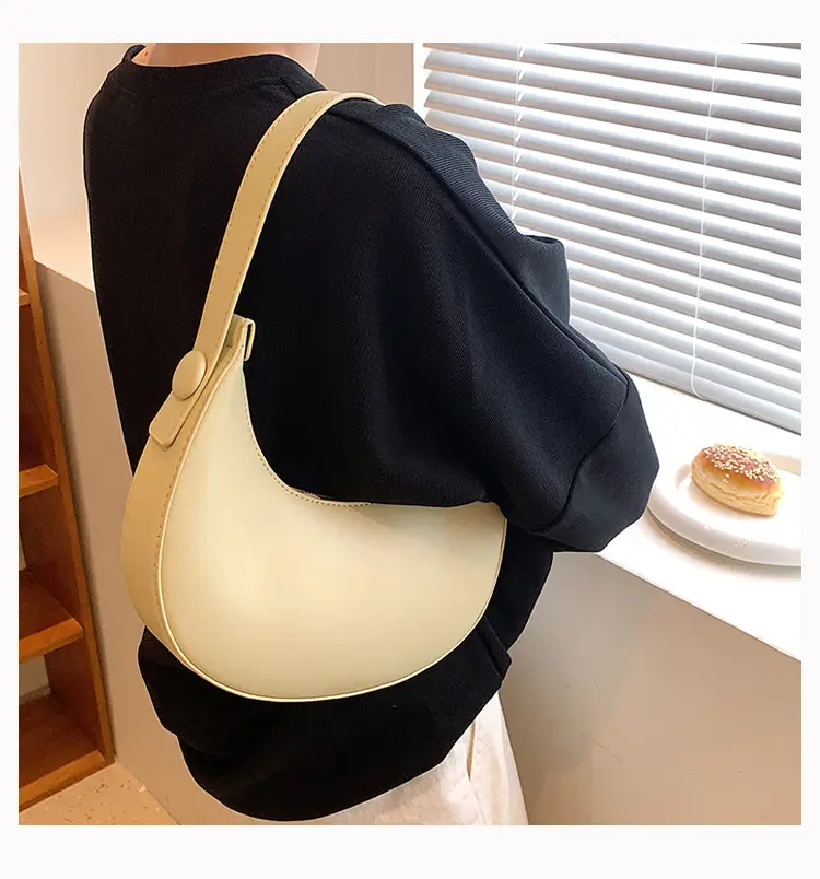 2024 New Autumn Crescent Mini Handbag Black — feature 33