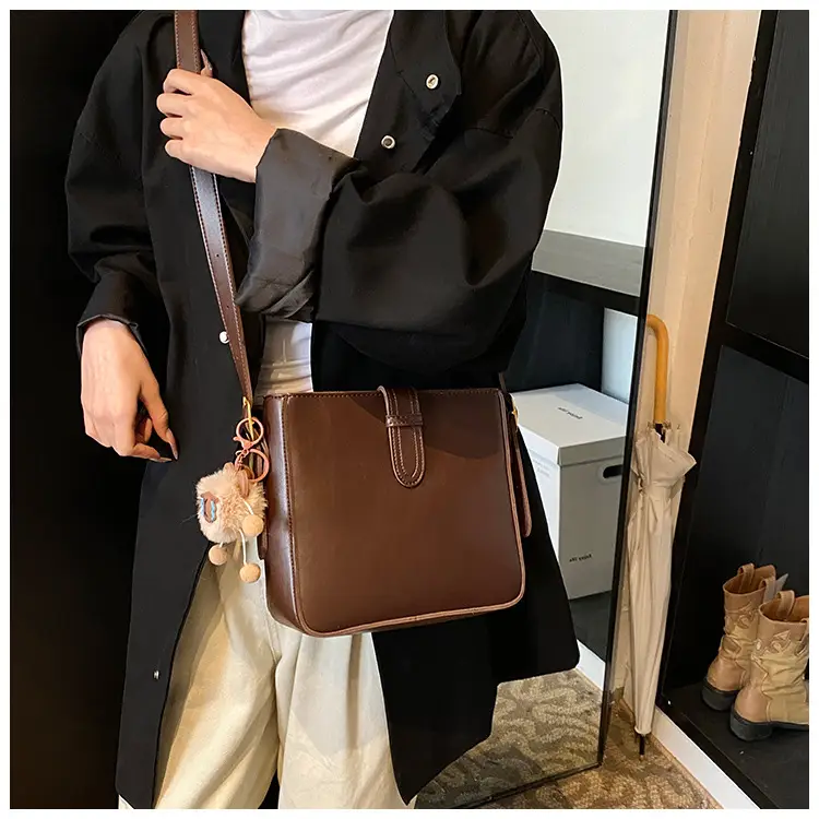 Women's Crossbody Bag Brown Textured 2026 New Fashion — feature 8