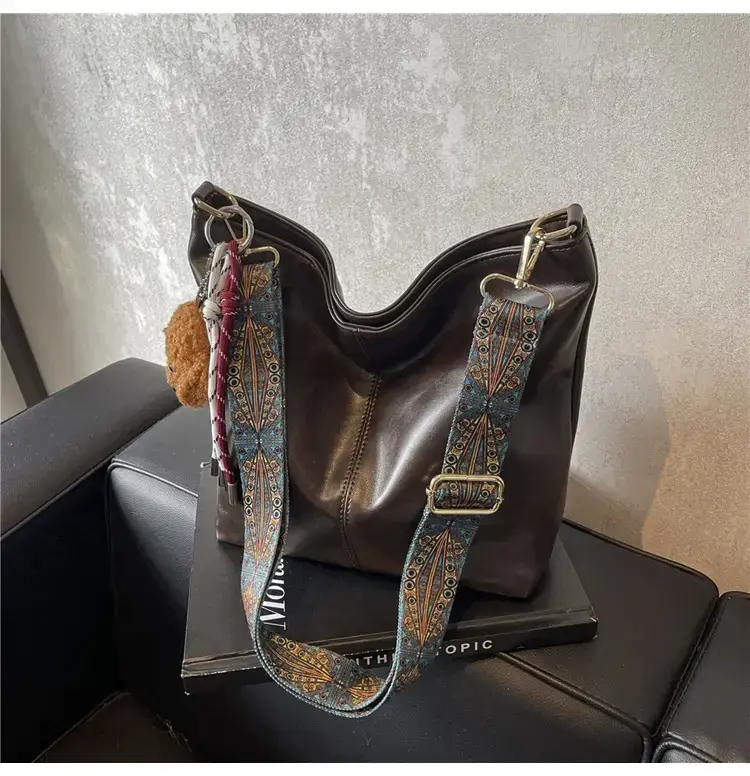 Women's Wax Leather Large Bag with Crossbody Strap — feature 15