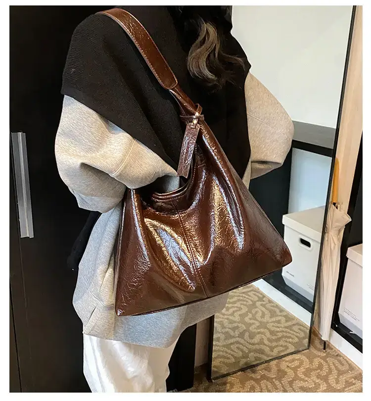 Black Leather Shoulder Bag for Women 2024 — feature 1