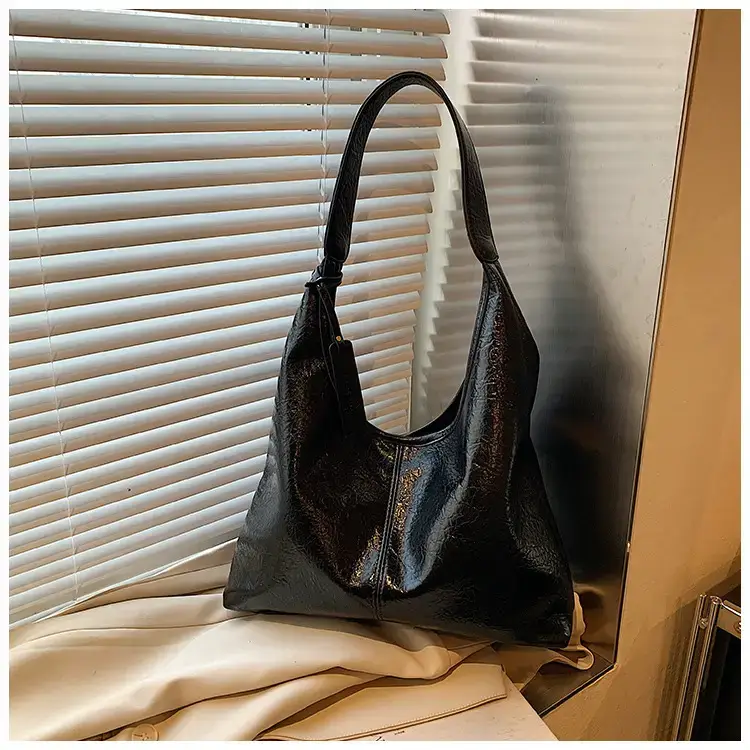 Black Leather Shoulder Bag for Women 2024 — feature 12