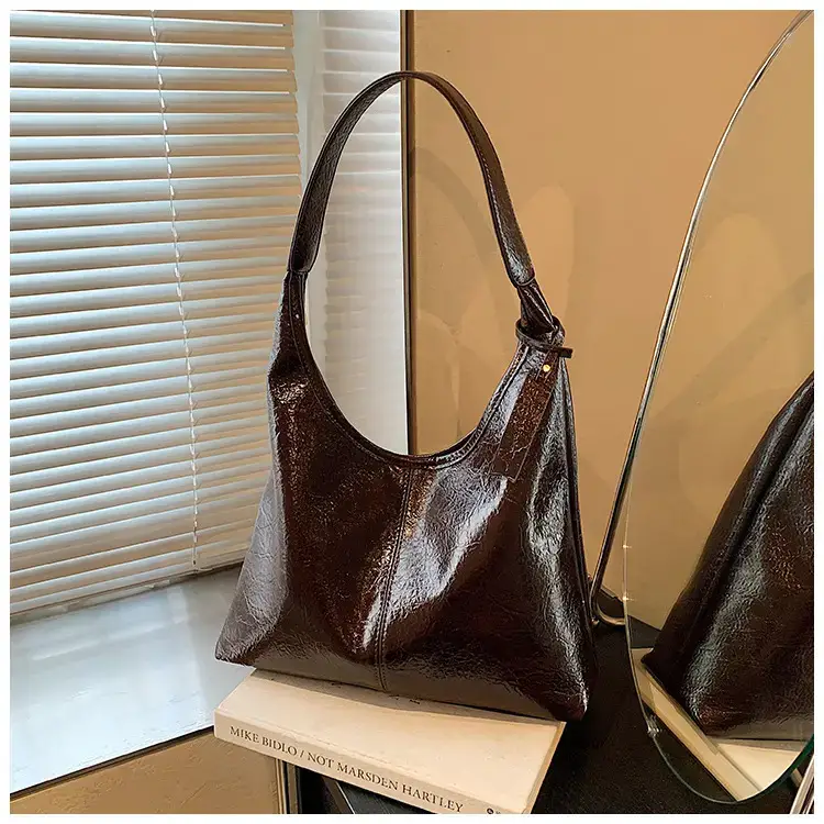 Black Leather Shoulder Bag for Women 2024 — feature 14